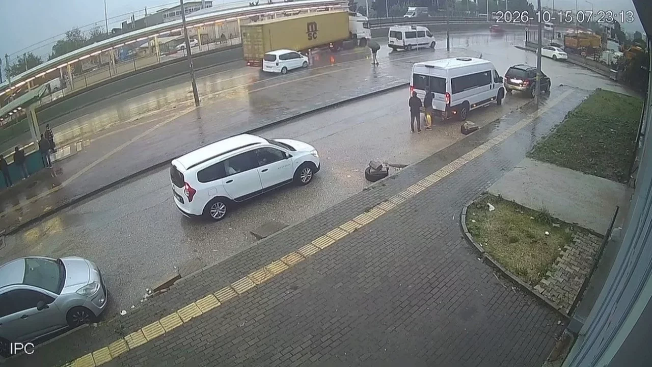 Bursa'da yağan yağmurla beraber korkutan anlar!