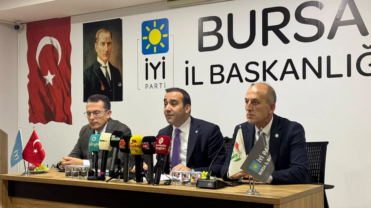 İYİ Parti Genel Başkan Yardımcısı Yılmaz Bursa'da konuştu
