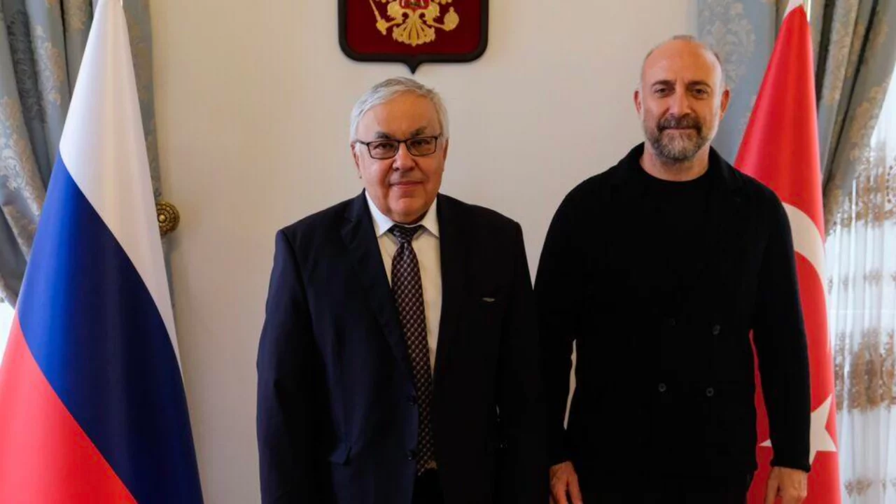 Halit Ergenç, Rusya'nın Ankara Büyükelçisi Sergey Vershinin ile bir araya geldi