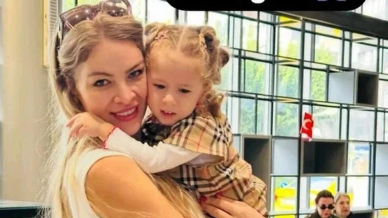 Fatoş Seğmen'den y&uuml;rek yakan haber! Miss Turkey g&uuml;zelinin kızı Alya hayatını kaybetti