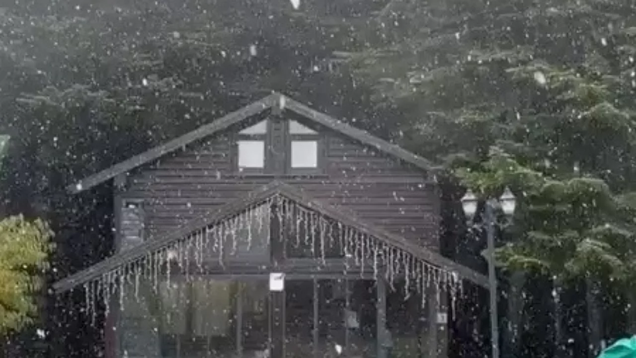 Bursa Uludağ'da kar yağışı başladı!