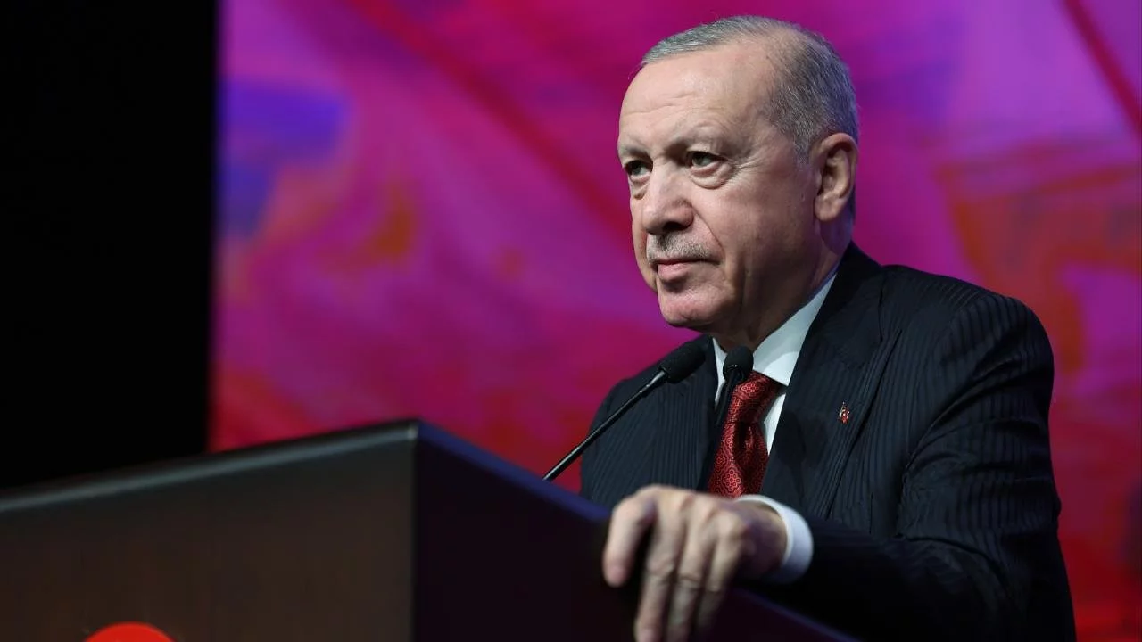 Cumhurbaşkanı Erdoğan vefatının 8. yılında Ara G&uuml;ler'i andı