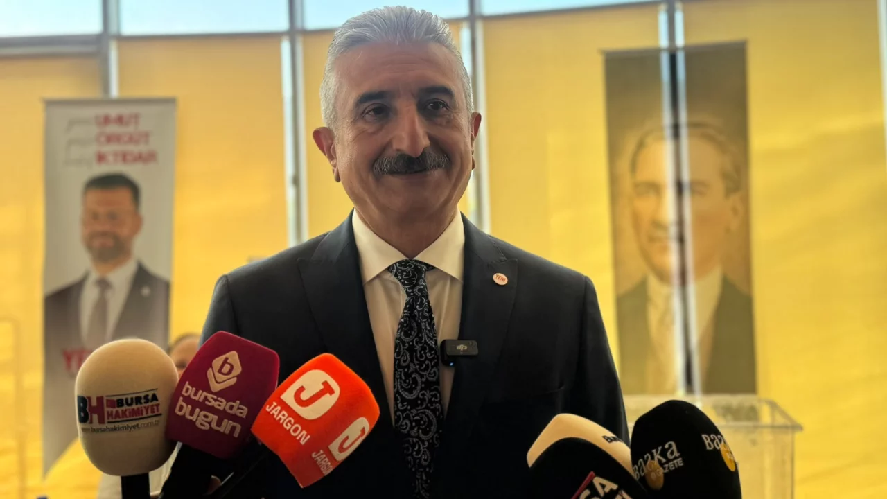 YENİ Parti Bursa'da sandık başına gitti: Nihat Yeşiltaş'tan demokrasi vurgusu