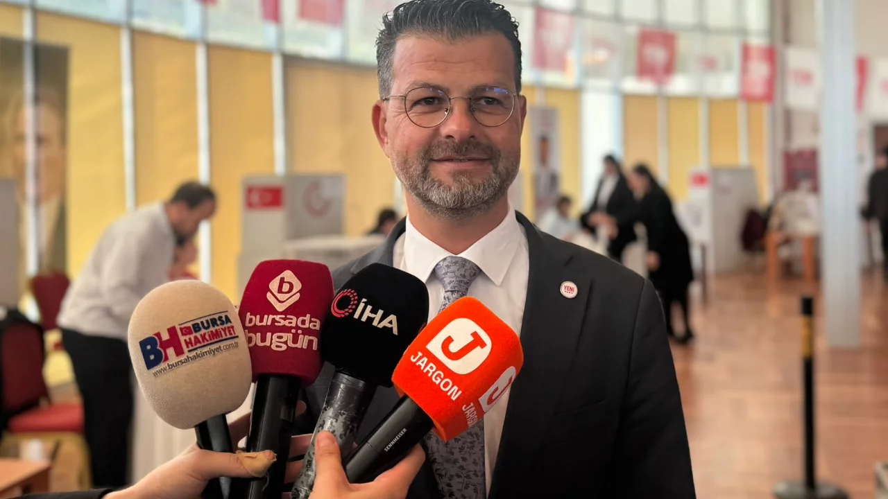 Başkan adayı Şahin'den teşkilat vurgusu: Bursa'da kararlarda &ouml;rg&uuml;t etkili olacak