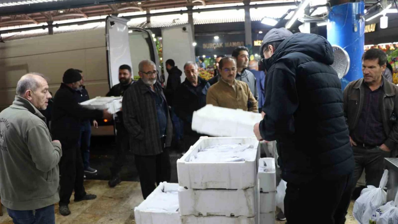 Denize kıyısı yok ama illere balık gönderiyor! Tanesi 100 Lira