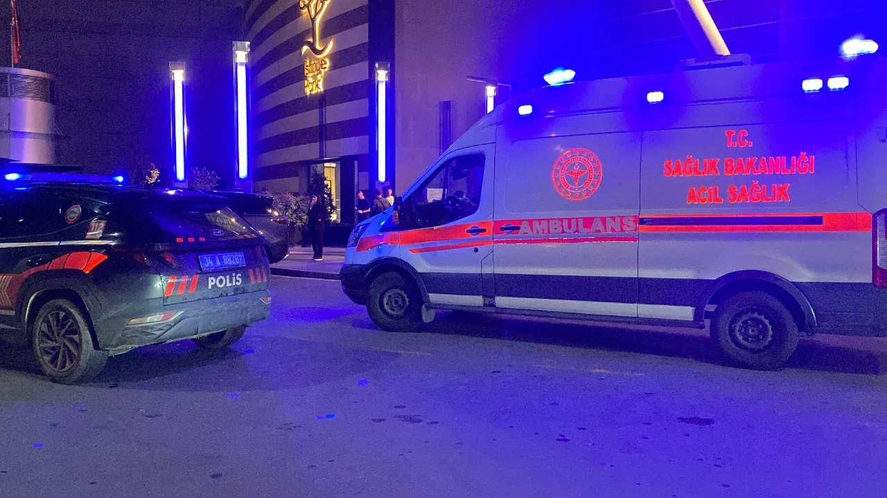 İstanbul'daki AVM'de İsrail vatandaşı kadına protesto: AVM boşaltıldı