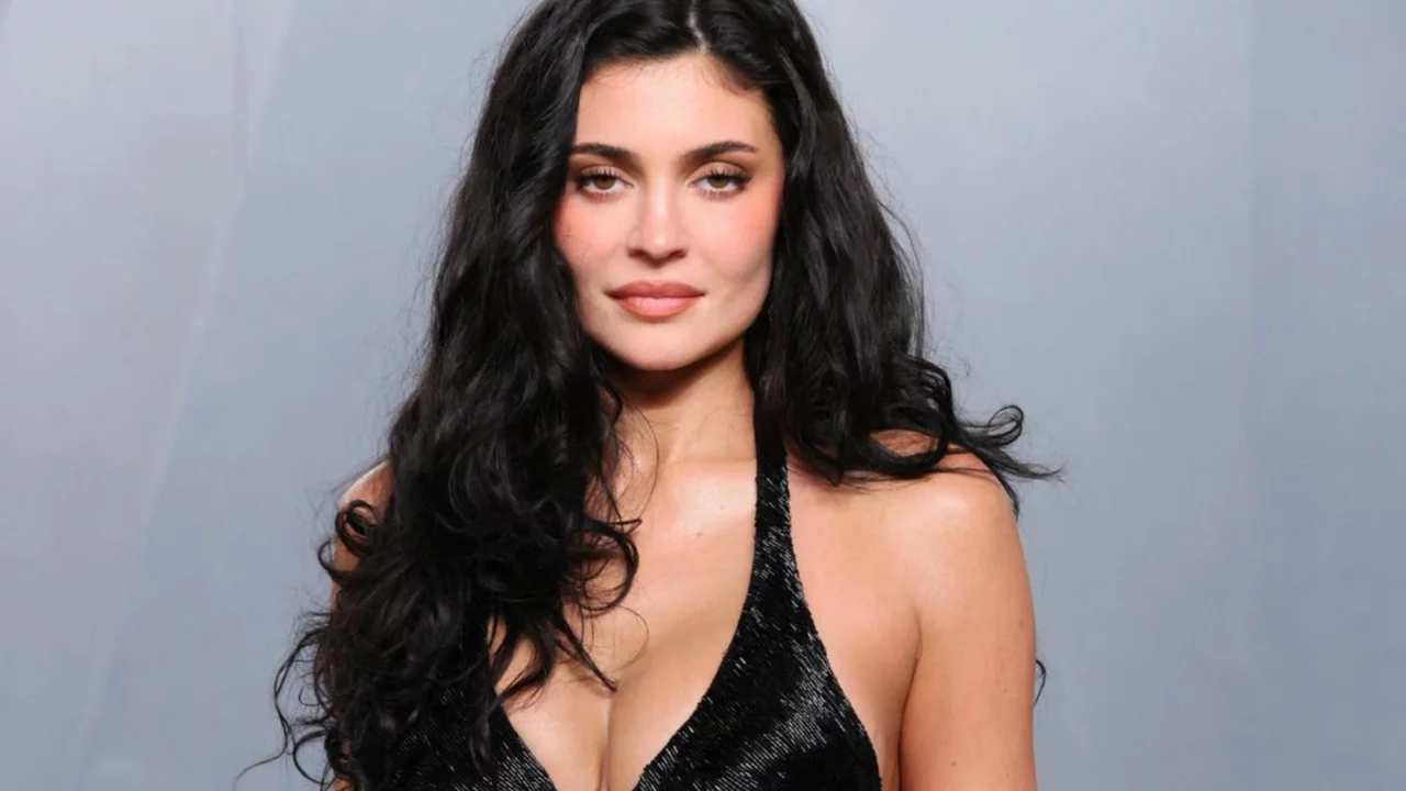 Kylie Jenner'dan 50 milyon dolarlık Fantasy Bra şovu! Ön sırada Timoth&eacute;e Chalamet ve Kris Jenner vardı