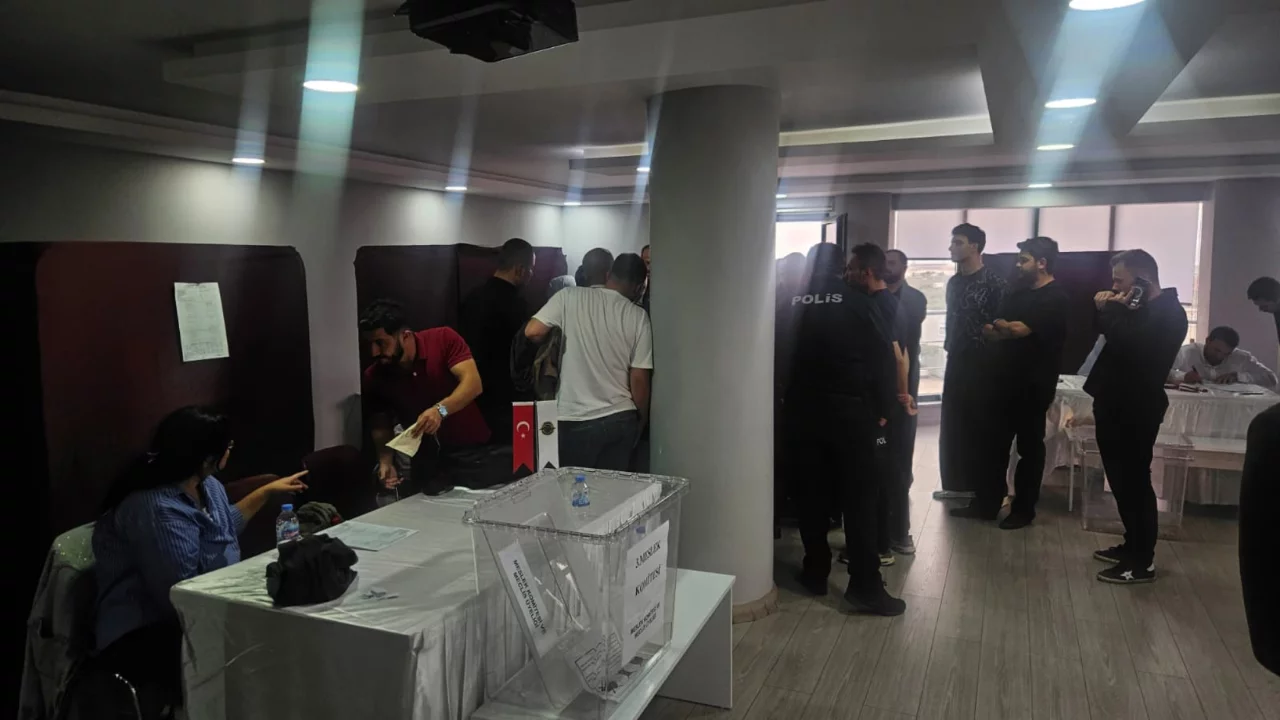 Orhangazi TSO'da başkanlık seçiminde oy verme işlemi başladı!