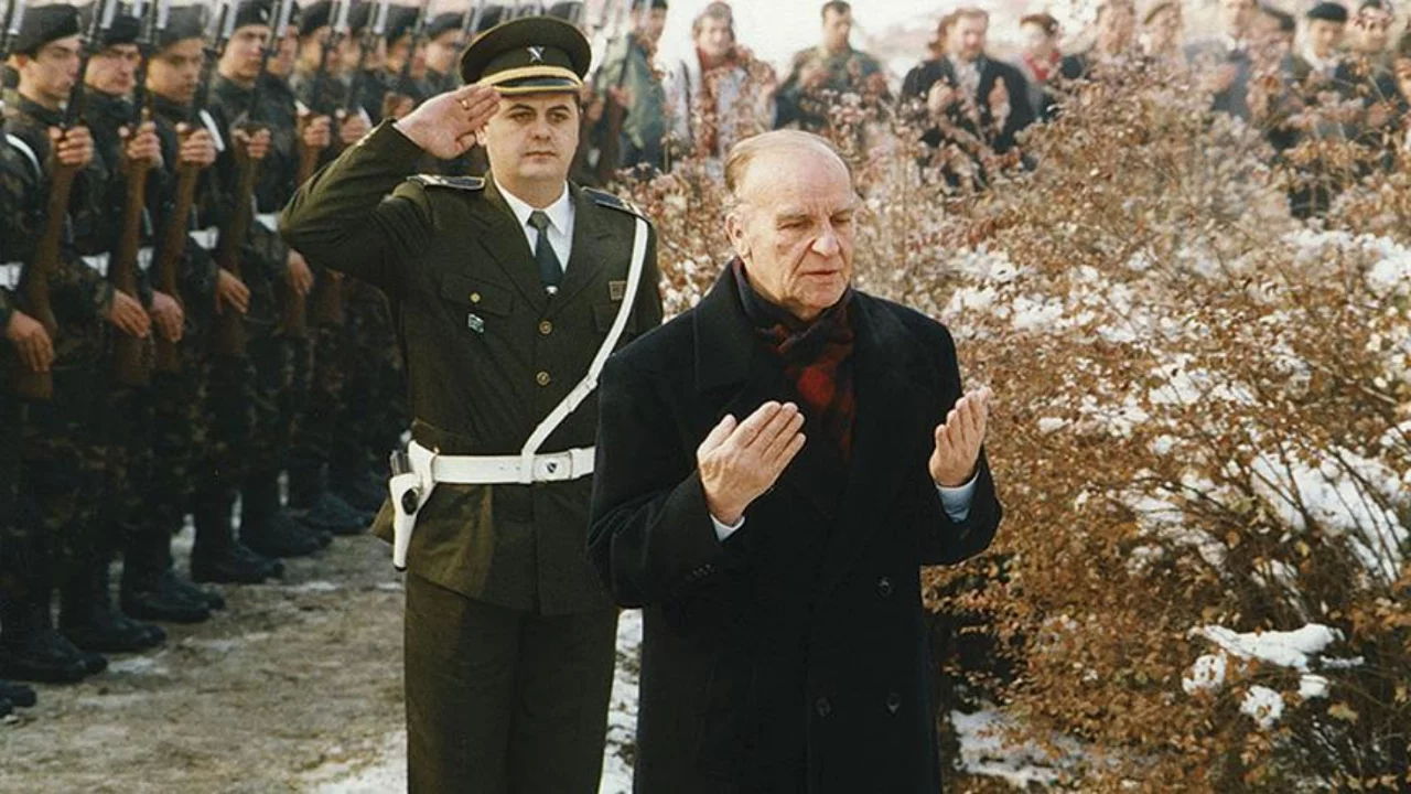Aliya İzzetbegoviç Kimdir? Bosna Hersek'in İlk Cumhurbaşkanının Hayatı ve Mücadelesi