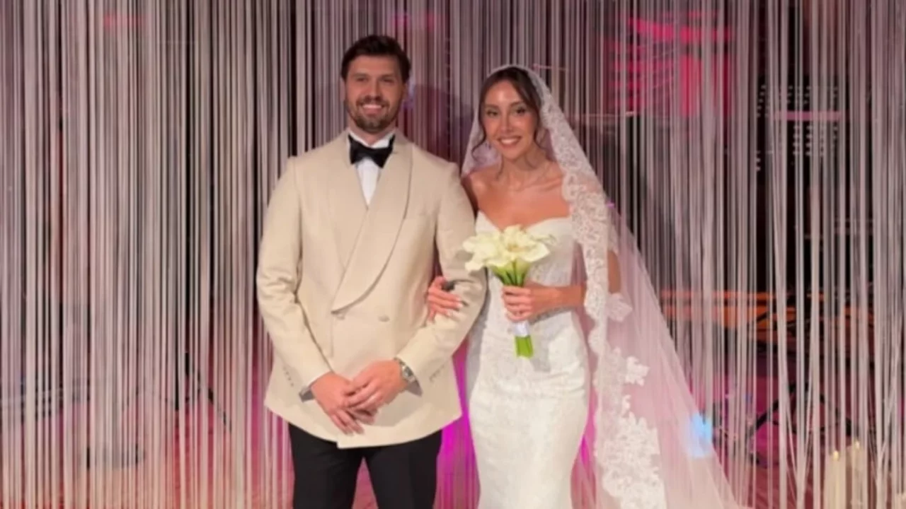 Serhan Onat 9 yıllık aşkını evlilikle ta&ccedil;landırdı! Merve K&uuml;smenoğlu ile d&uuml;nyaevine girdi