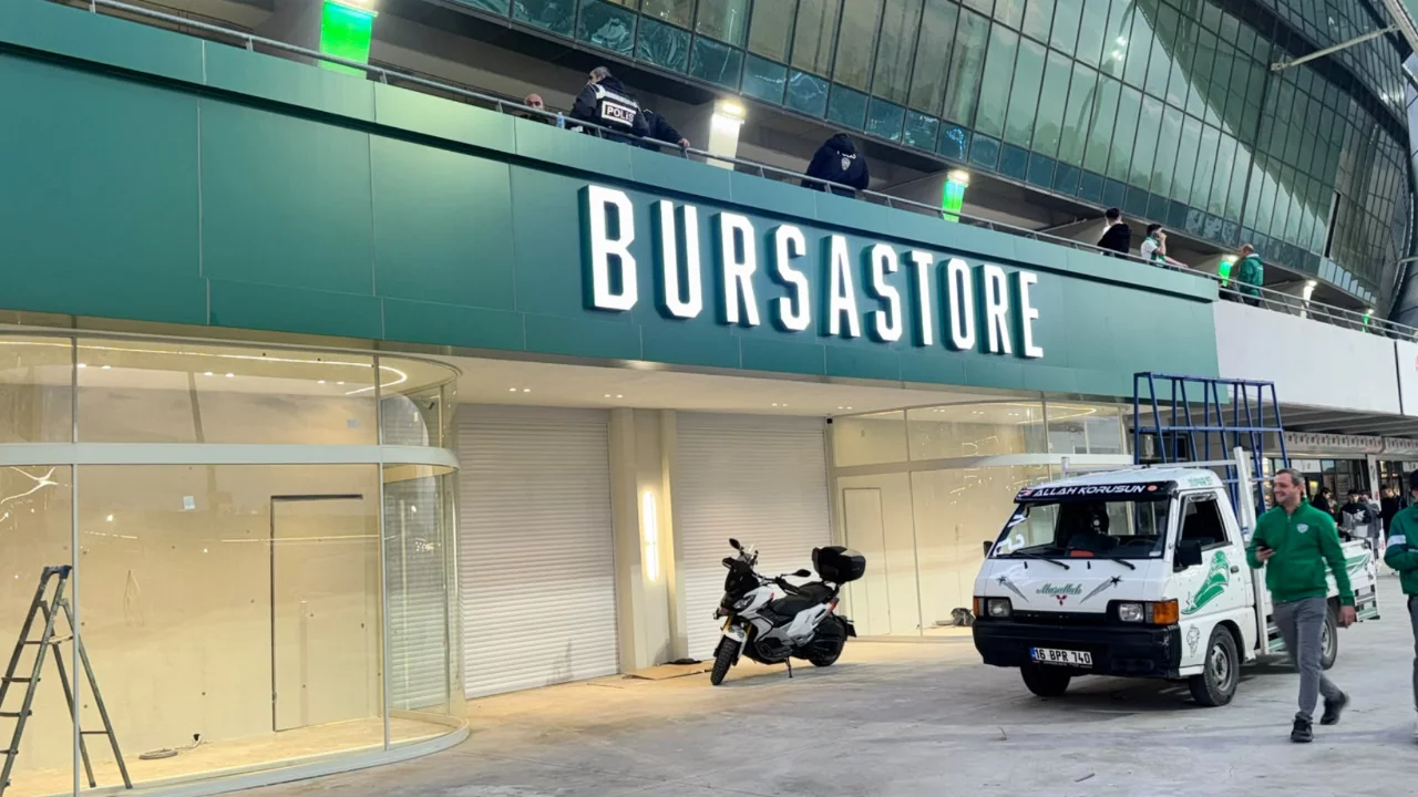 BursaStore yeni yerine taşınıyor! Matlı Stadyumu'nda &ccedil;alışmalar başladı