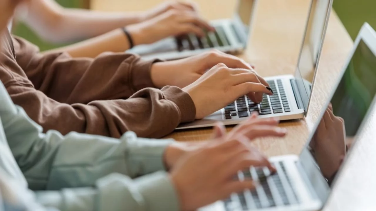 7 ilde kadınlara yapay zeka eğitimi verilecek! Bursa da listede...
