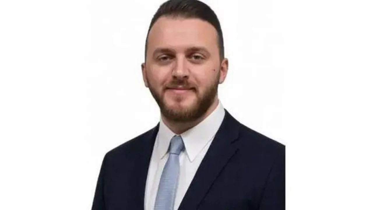 Muhammed Emin Sarıoğlu kimdir? &Uuml;sk&uuml;dar Belediye Başkan Vekili Muhammed Emin Sarıoğlu hangi g&ouml;revlerde bulundu?