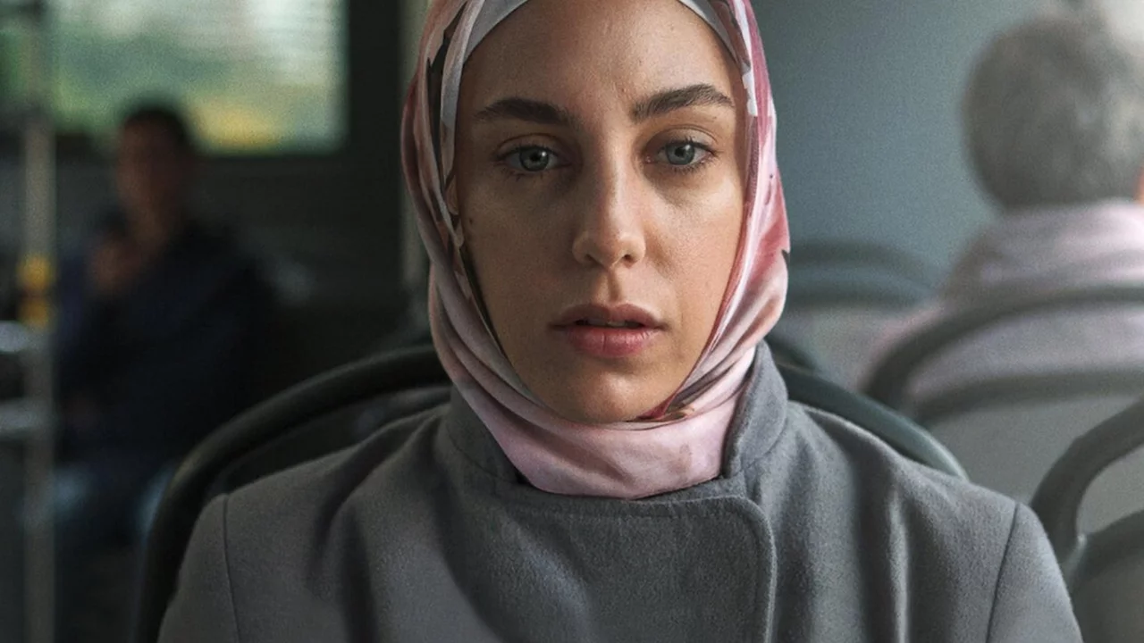Bir Başkadır 2. sezon tarihi açıklandı! Netflix'in merakla beklenen dizisi geri dönüyor