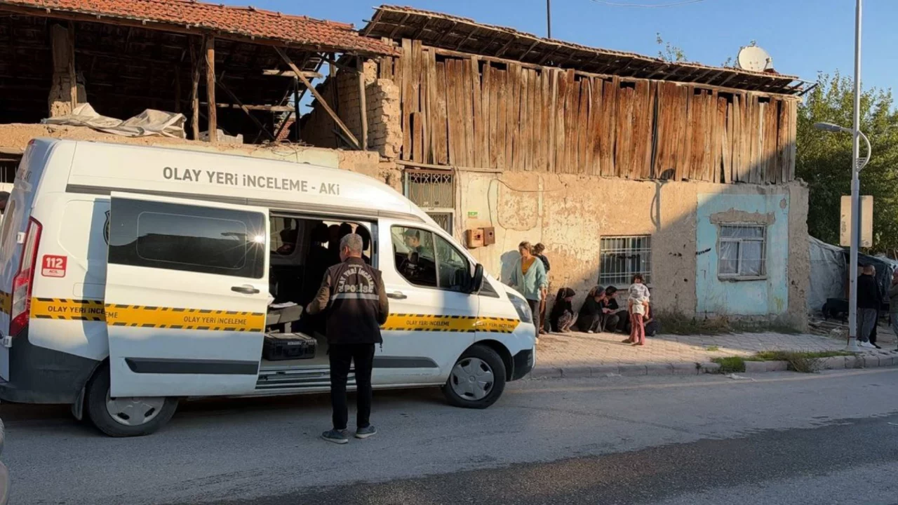 Baba evine dönmüştü! Gizlice girip yatağında bıçakladı