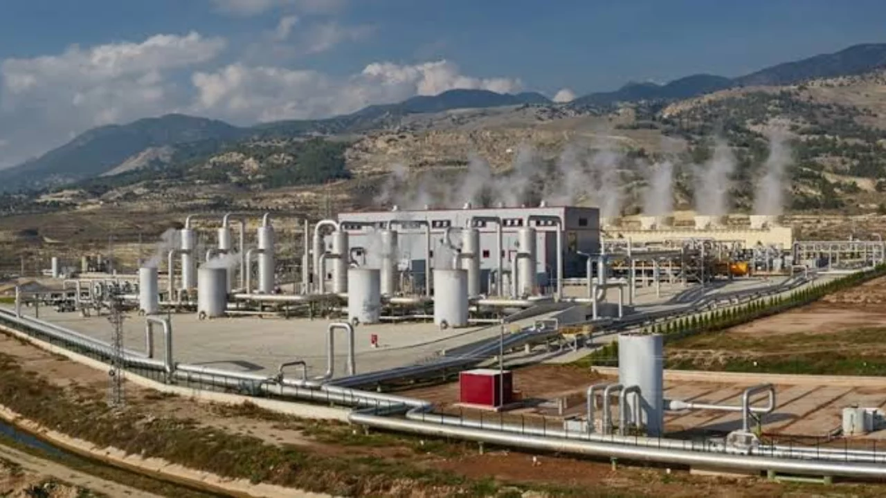 Bursa'da da fabrikası bulunan &uuml;nl&uuml; patrondan 147.6 milyon dolarlık satış!