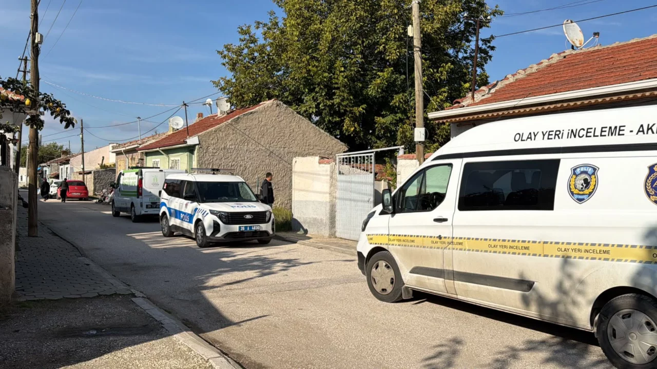 Eskişehir'de şüpheli olay! Arkadaşının evinde ölü bulundu