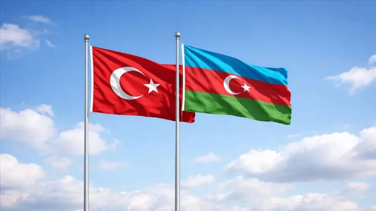 DMM: Azerbaycan'da T&uuml;rk bayrağının indirilmeye &ccedil;alışıldığı iddiaları asılsızdır