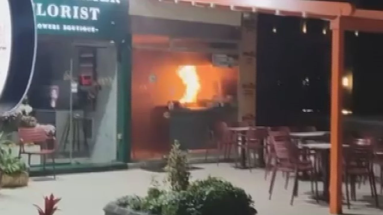 Etiler'de restoranda korkutan yangın! Alevler gece yarısı sardı