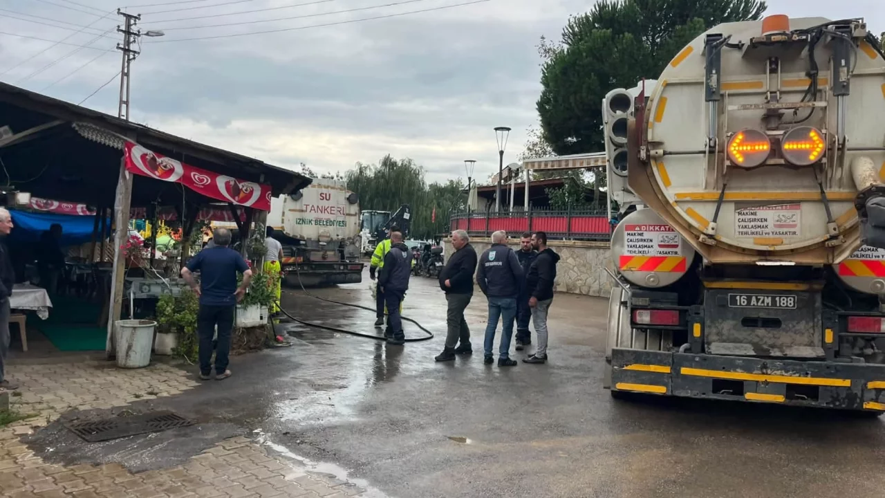Bursa'da selin izleri siliniyor!