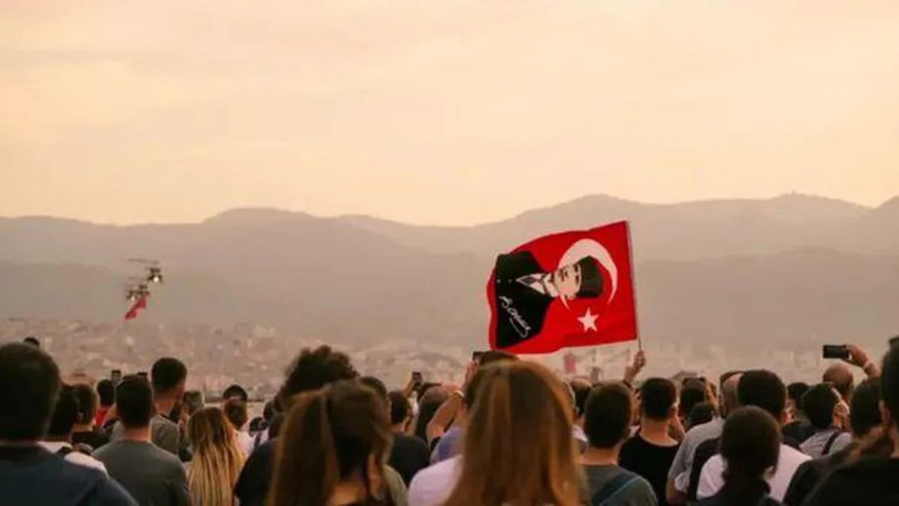 28 Ekim yarım gün mü? 28 Ekim okullar, üniversiteler, özel sektör yarım gün mü?