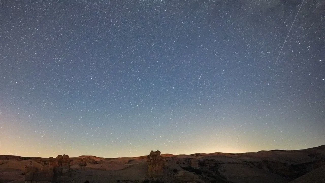 Orionid Meteor Yağmuru Bu Gece Zirvede! Türkiye'den Saat Kaçta İzlenecek?