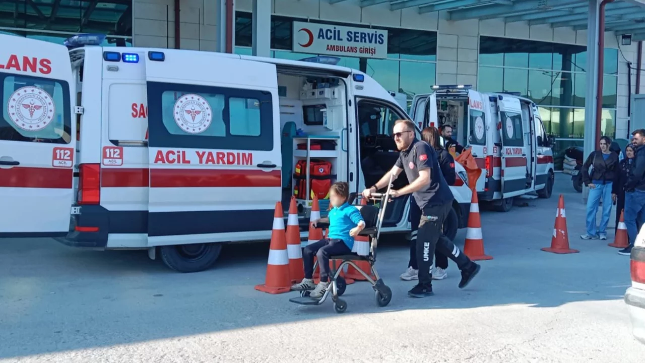 40 öğrenci yemek yedi, 11'i rahatsızlandı! Okulda endişelendiren olay