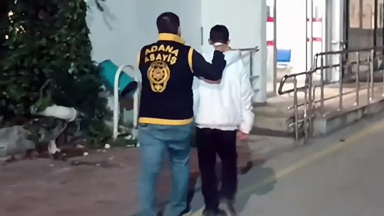 Adana'da 15 yaşındaki çocuğa silahlı saldırı! 17 yaşındaki şüpheli yakalandı