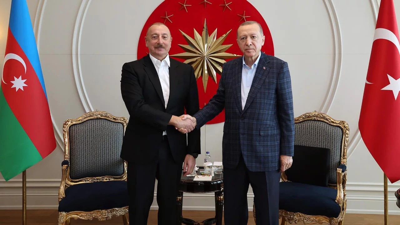 Cumhurbaşkanı Erdoğan ve Aliyev arasında kritik g&ouml;r&uuml;şme!