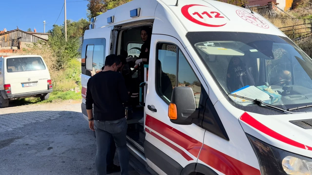 K&uuml;tahya'da 'kız meselesi' kavgası kanlı bitti! 23 yaşındaki gen&ccedil; pompalı t&uuml;fekle vuruldu