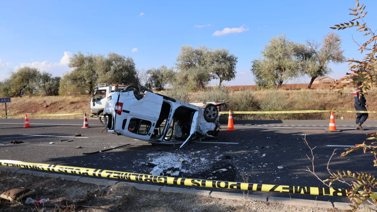 Nevşehir'de feci kaza! Takla atan ara&ccedil;tan acı haber geldi