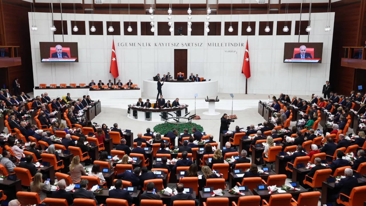 Yatırım fonları d&uuml;zenlemesinde kritik adım! Meclis'ten 1 milyon liralık ara &ouml;deme kararı