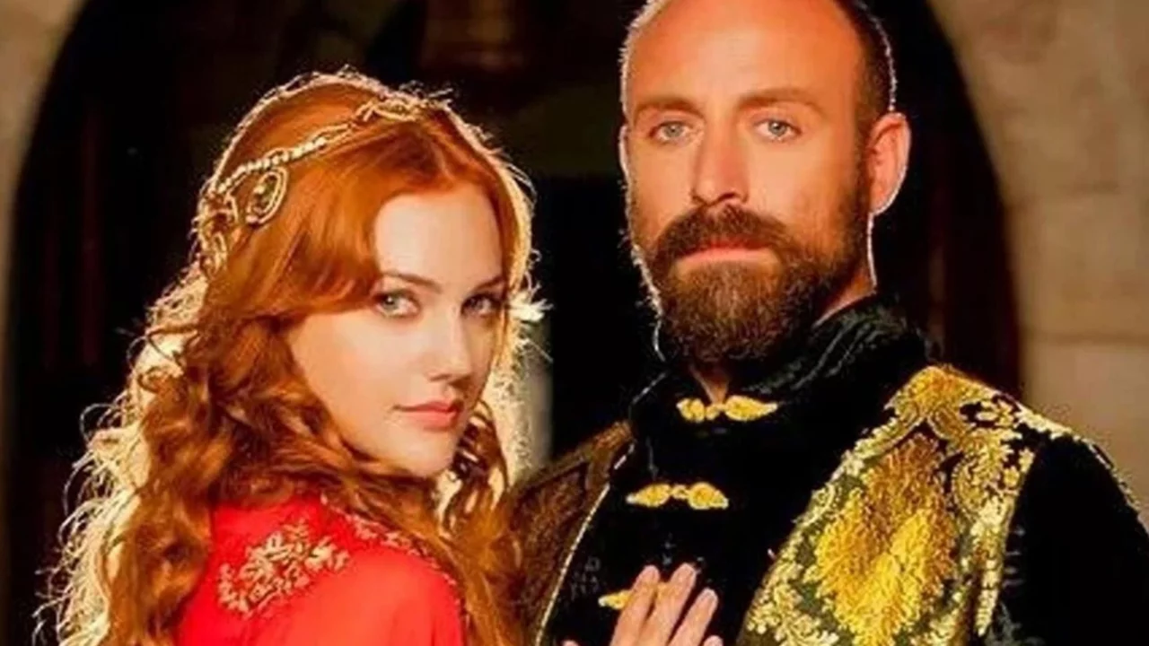 Meryem Uzerli ve Halit Ergen&ccedil; 15 yıl sonra buluştu! İmroz'da Bahar filminin galasında dikkat &ccedil;eken anlar