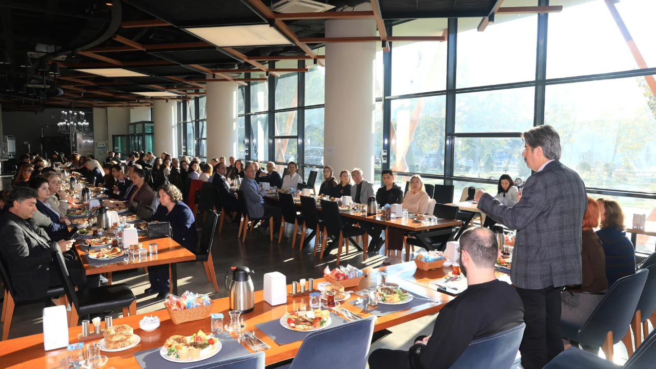 BU&Uuml;'de akademik başarı buluşmaları devam ediyor