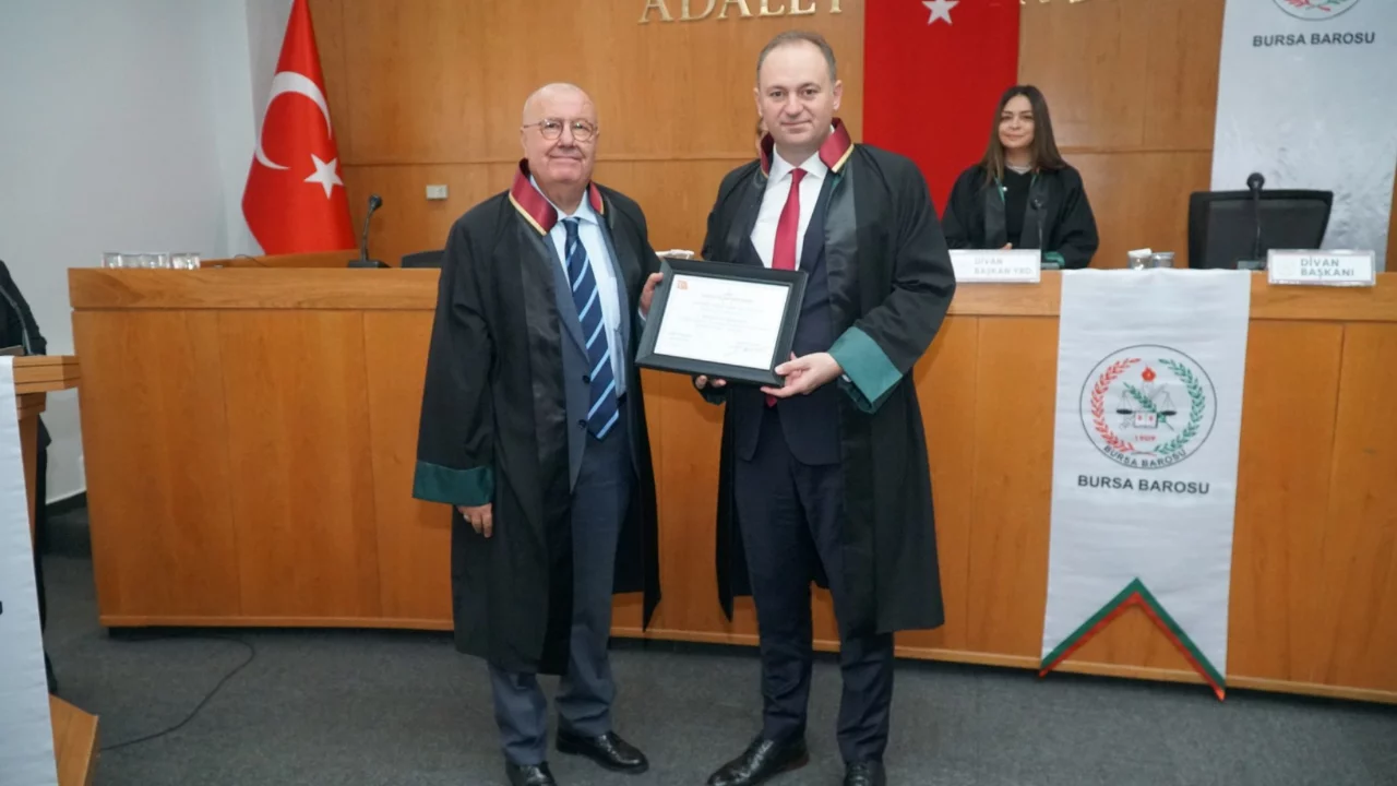 Bursa Barosu'nda Yener Poroy ve y&ouml;netimi g&ouml;reve başladı