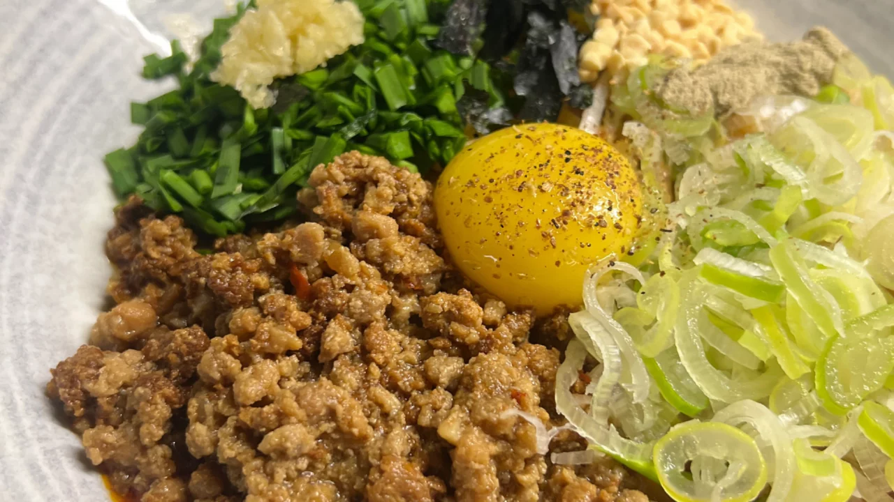 Tavaya Eklenen Bu Malzeme Fark Yaratıyor! Kıymalı Yumurta Tarifi