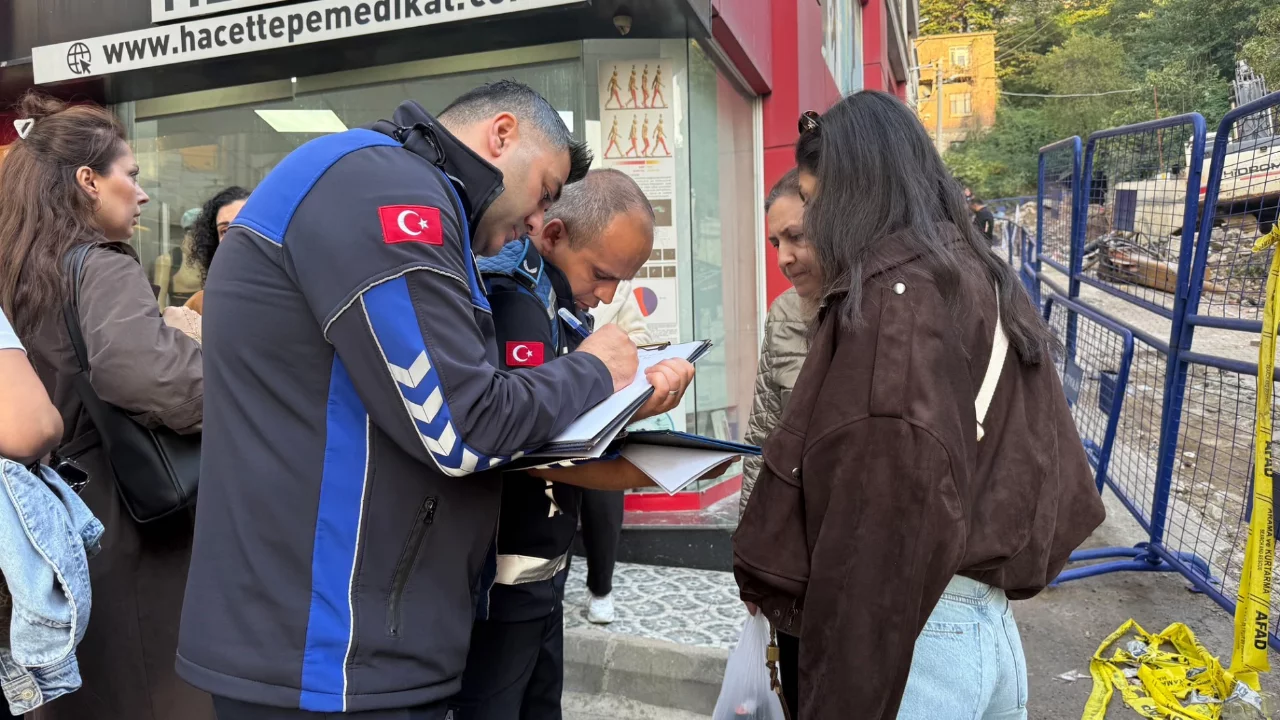 Zonguldak'ta &ccedil;&ouml;ken binanın ardından bir apartman daha tahliye edildi! 28 daire i&ccedil;in karar