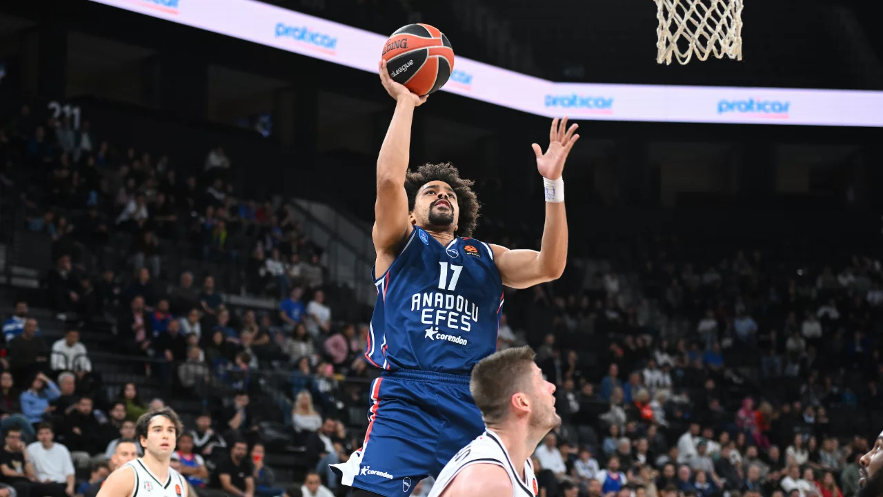 Anadolu Efes-Beşiktaş derbisinde kazanan belli oldu! EuroLeague'de dikkat &ccedil;eken skor