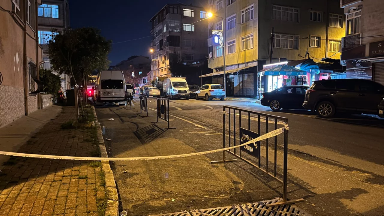 İstanbul'da 5 katlı binada korkutan sesler! Bina mühürlenerek tahliye edildi