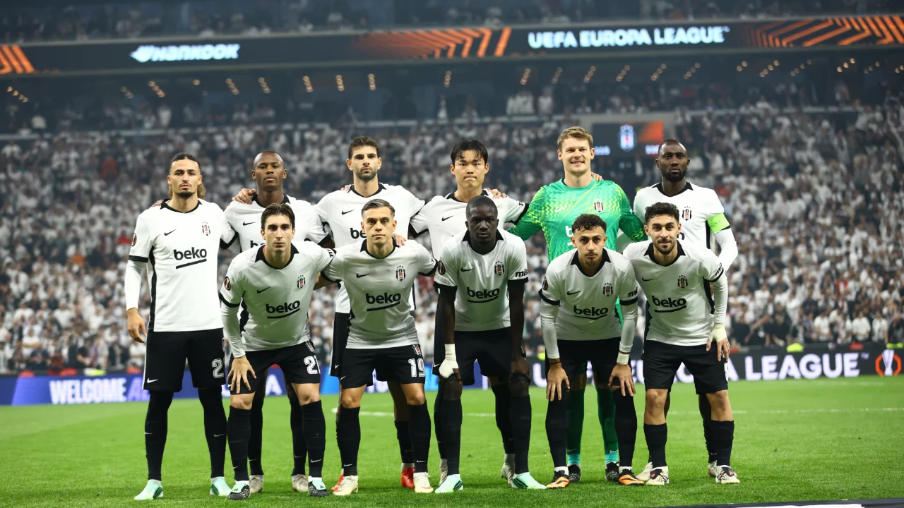 Beşiktaş'tan i&ccedil; sahada dikkat &ccedil;eken seri! 9 ma&ccedil;ta yenilgi y&uuml;z&uuml; g&ouml;rmedi