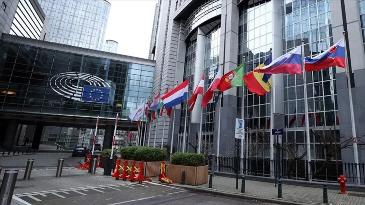 Avrupa Parlamentosu'ndan Husiler i&ccedil;in kritik hamle