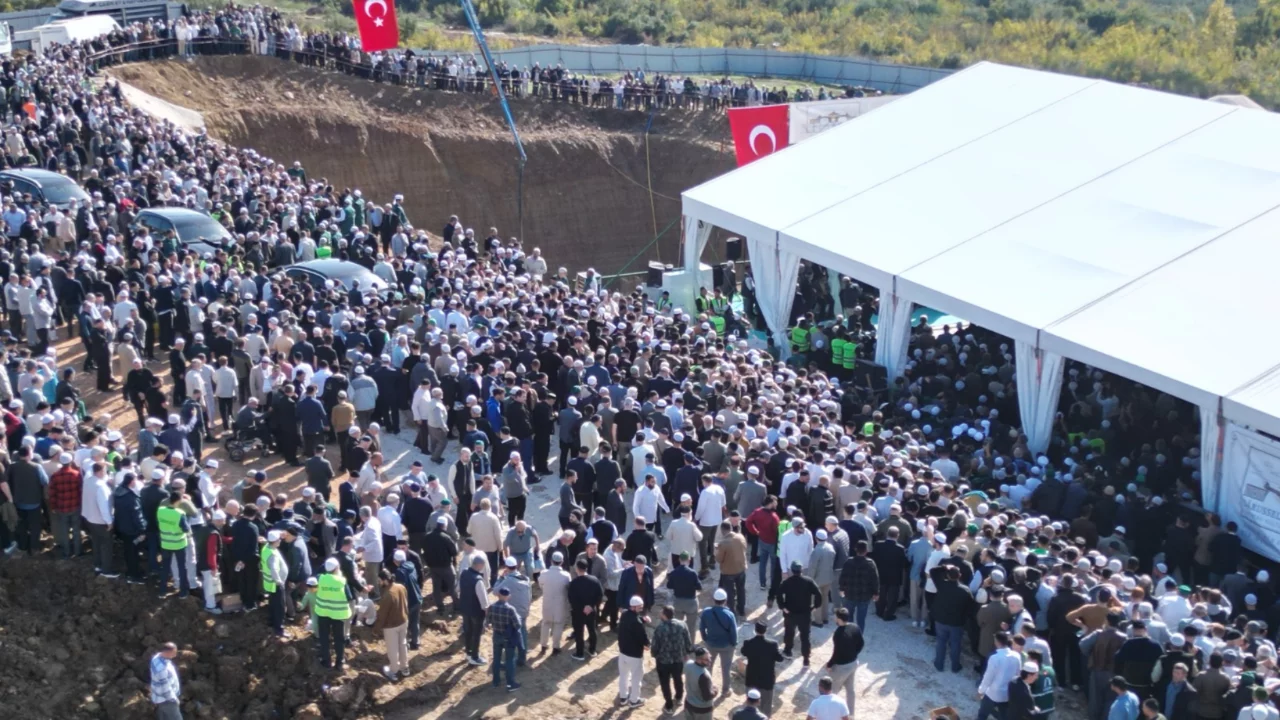 Bursa'daki Menzil k&uuml;lliyesine dernek ve sendikalardan ortak tepki!