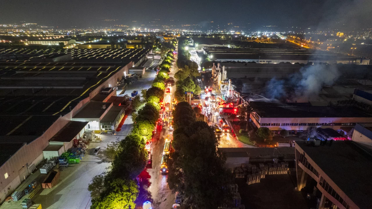Manisa'daki fabrika yangını kontrol altına alındı