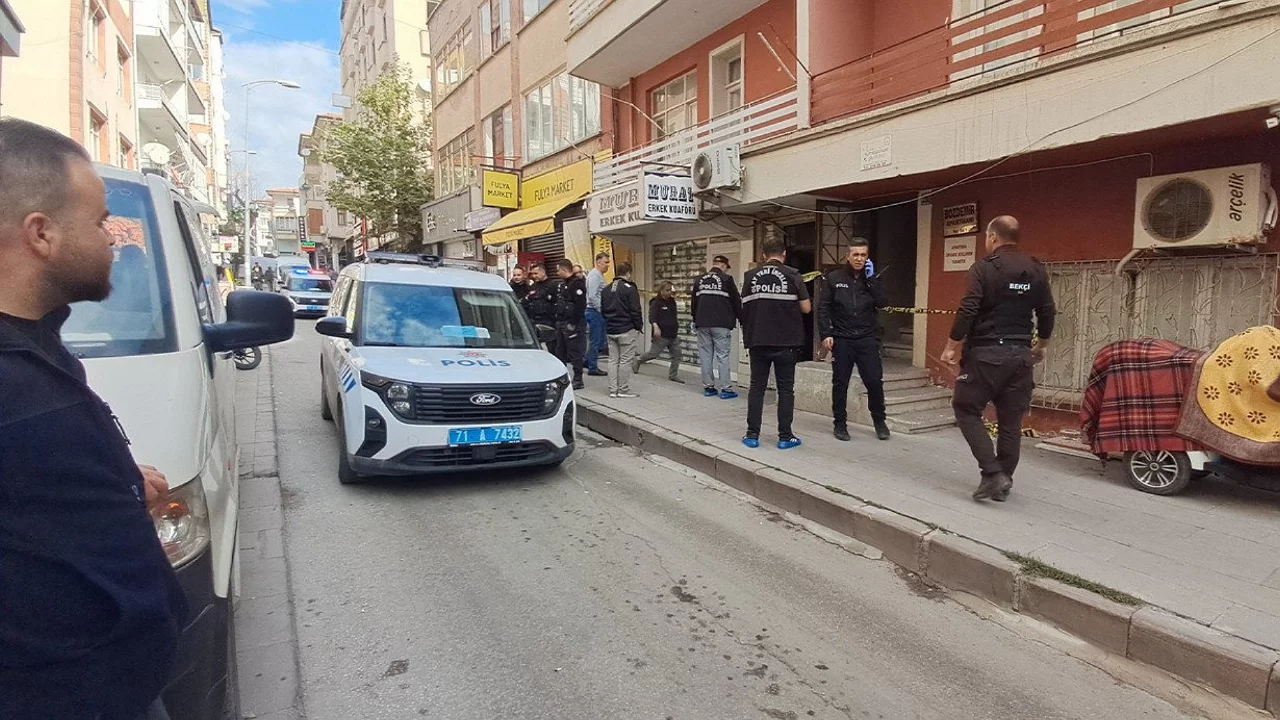 Dernek binasında ş&uuml;pheli &ouml;l&uuml;m
