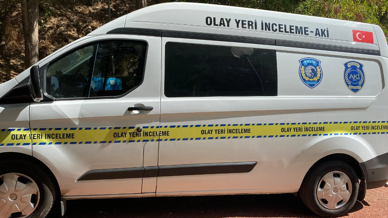 &Uuml;&ccedil;&uuml;nc&uuml; kattan d&uuml;şen 8 yaşındaki &ccedil;ocuk ağır yaralandı