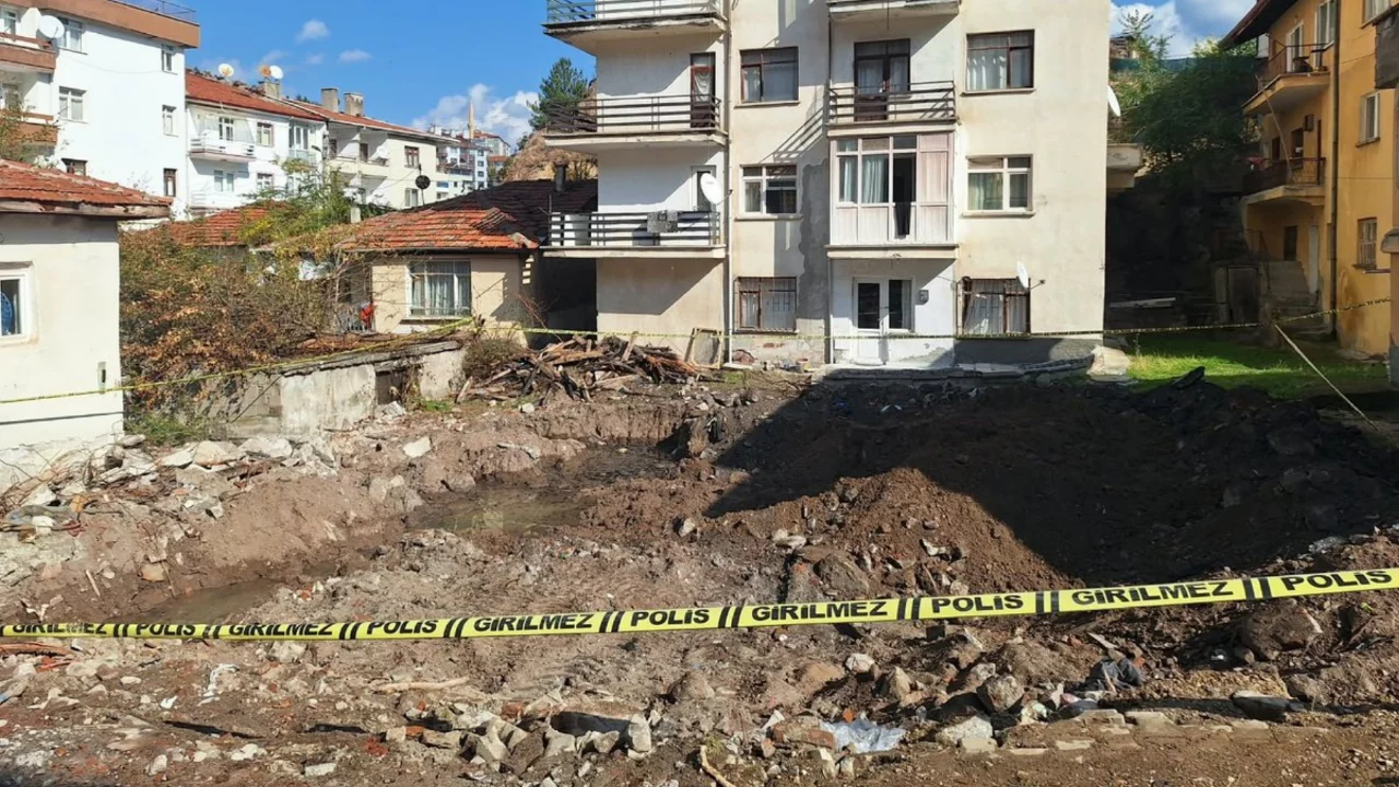 17 yıllık kayıpta kan donduran şüphe! Evde kemik ve balta bulundu
