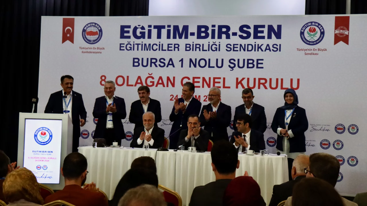 Eğitim-Bir-Sen Bursa Şubesi'nde bayrak değişimi