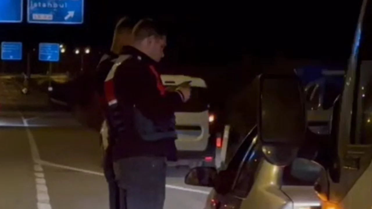 Bursa'da jandarma kuş u&ccedil;urtmadı! Ara&ccedil;lar didik didik arandı