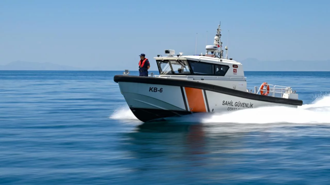 Ayvalık'ta tekne battı: 1 kişi kurtarıldı
