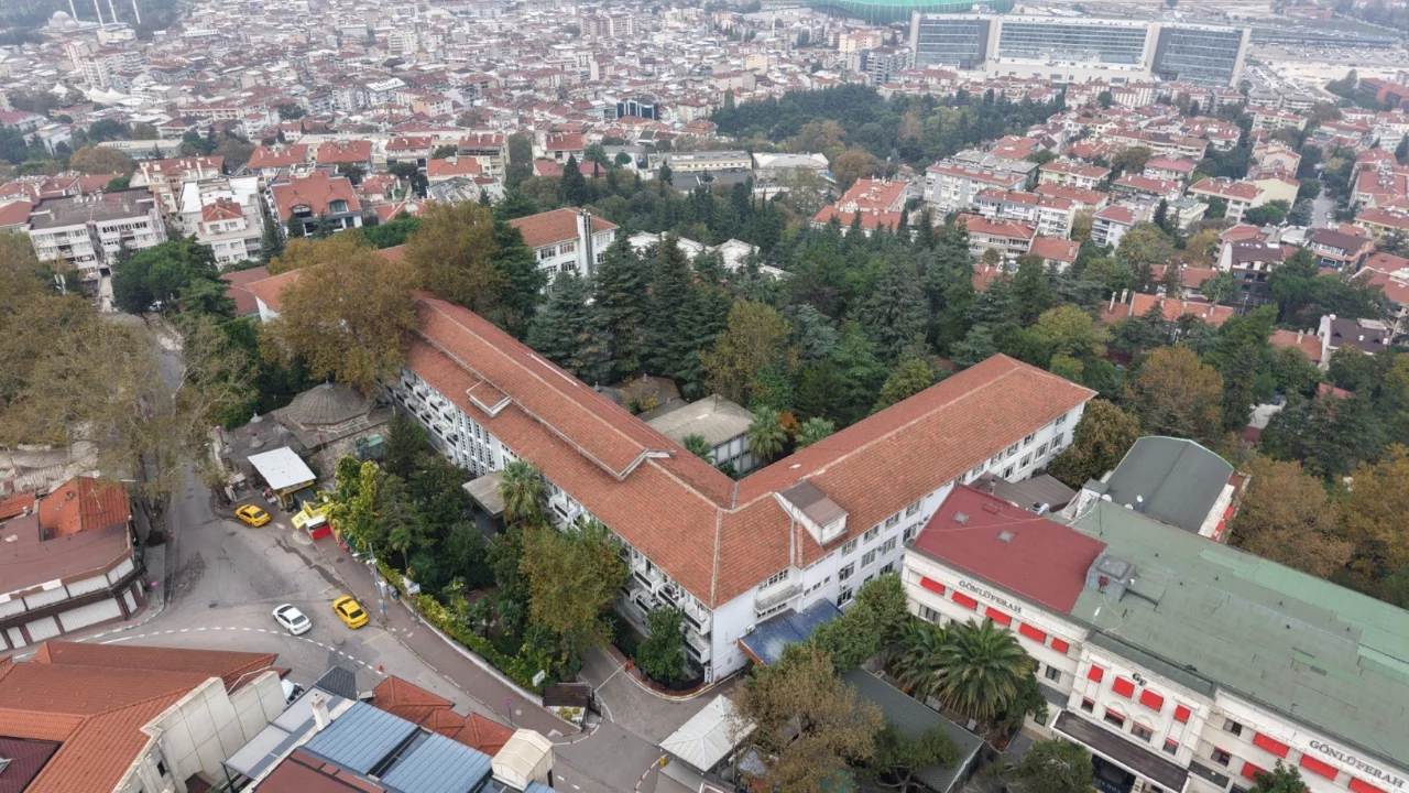 Bursa'da 723 yıllık şifa merkezi taşınıyor! 150 yataktan 60 yatağa mı düşecek?